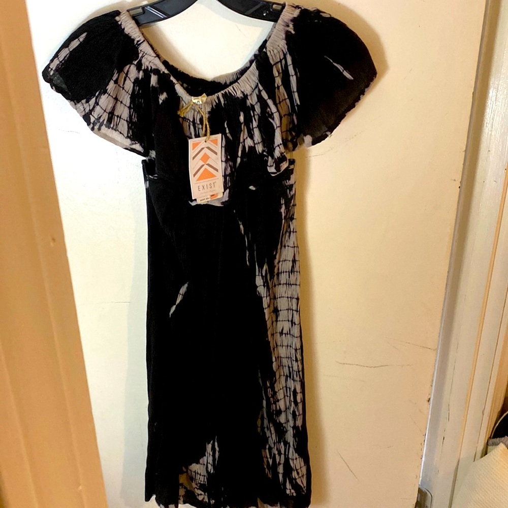 NWT  sz lg blk tyedye dress can b worn on or off shoulder dress up 2 beach cover